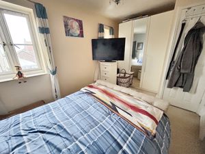 Bedroom- click for photo gallery